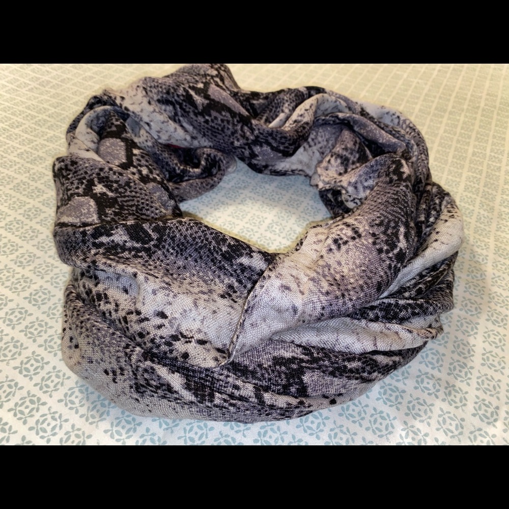 Theodora and Callum Snake Skin Infinitu Scarf 🧣🌸